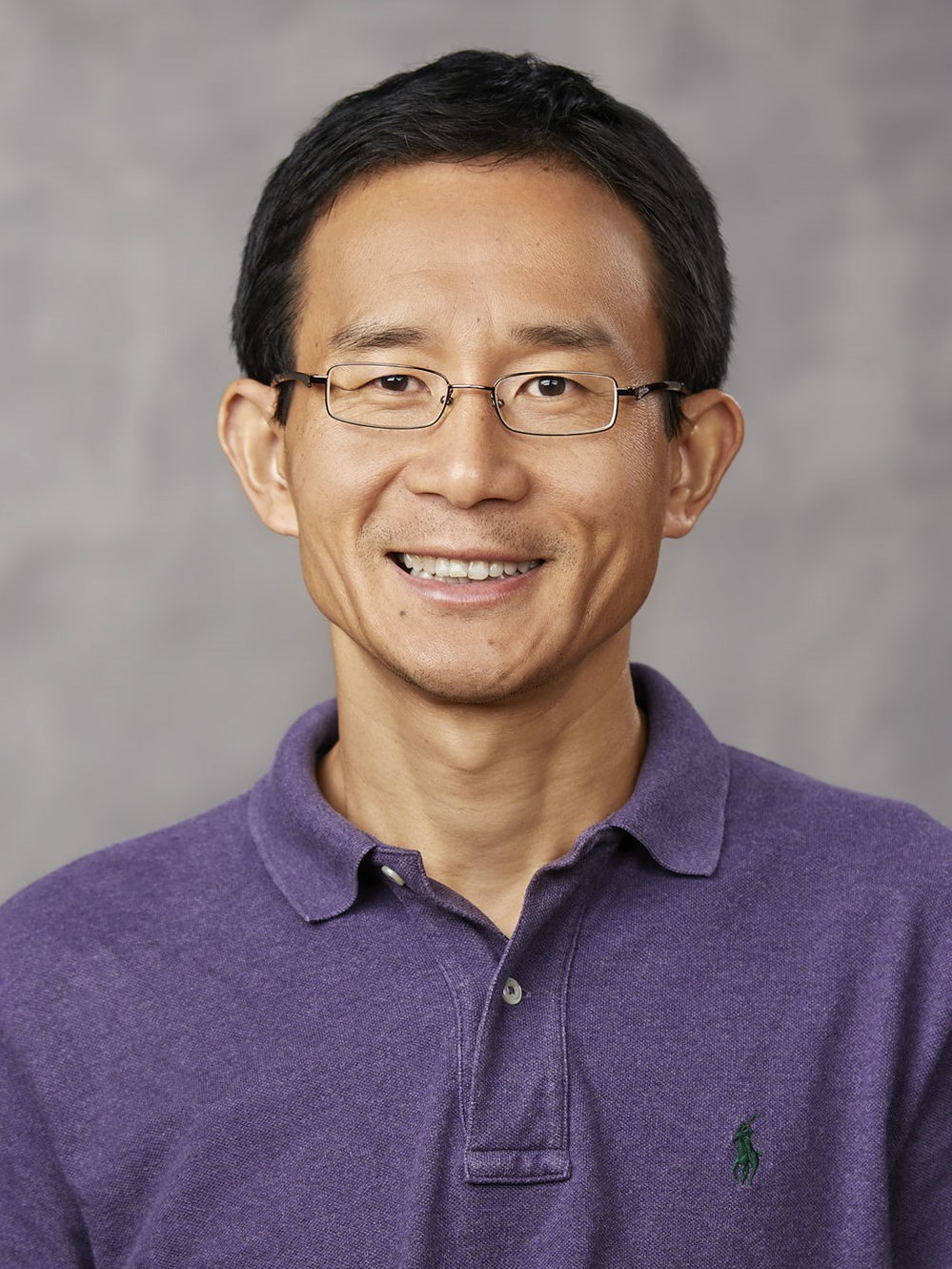 head shot of Xiaolin Cheng