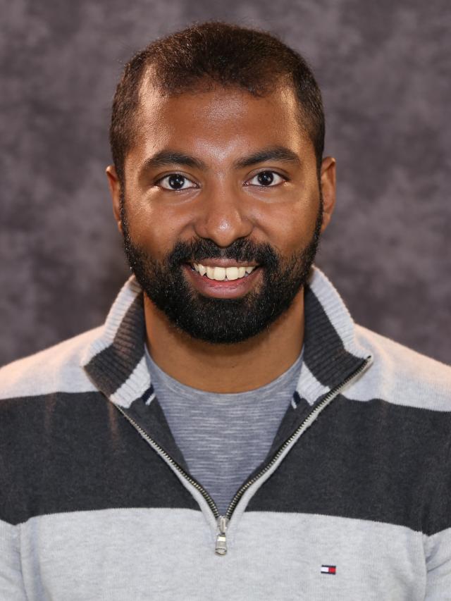 head shot of Rengasayee Veeraraghavan